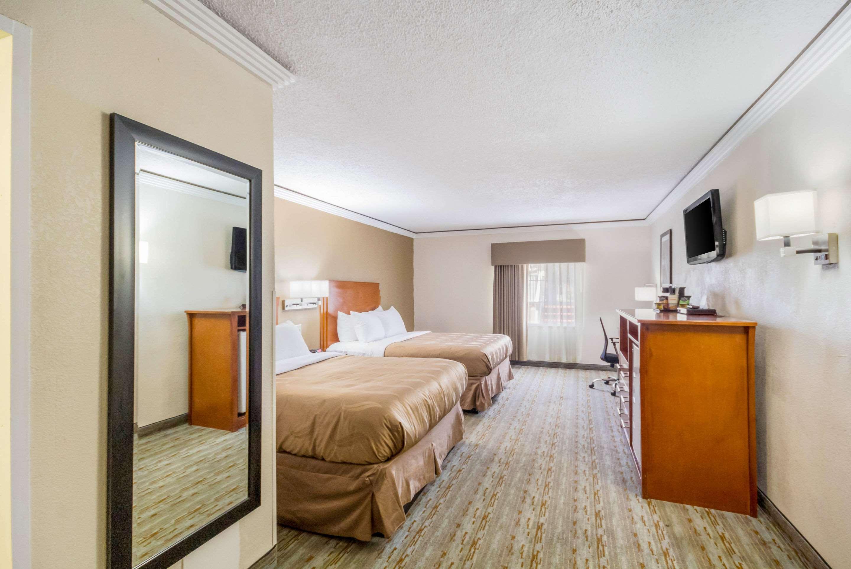 Quality Inn & Suites Kansas City - Independence I-70 East Luaran gambar