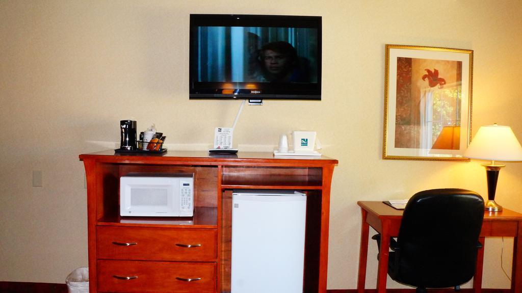 Quality Inn & Suites Kansas City - Independence I-70 East Luaran gambar
