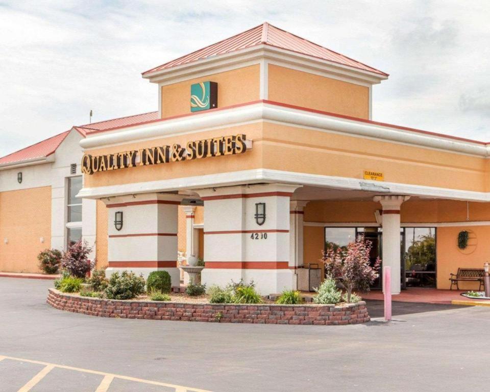 Quality Inn & Suites Kansas City - Independence I-70 East Luaran gambar