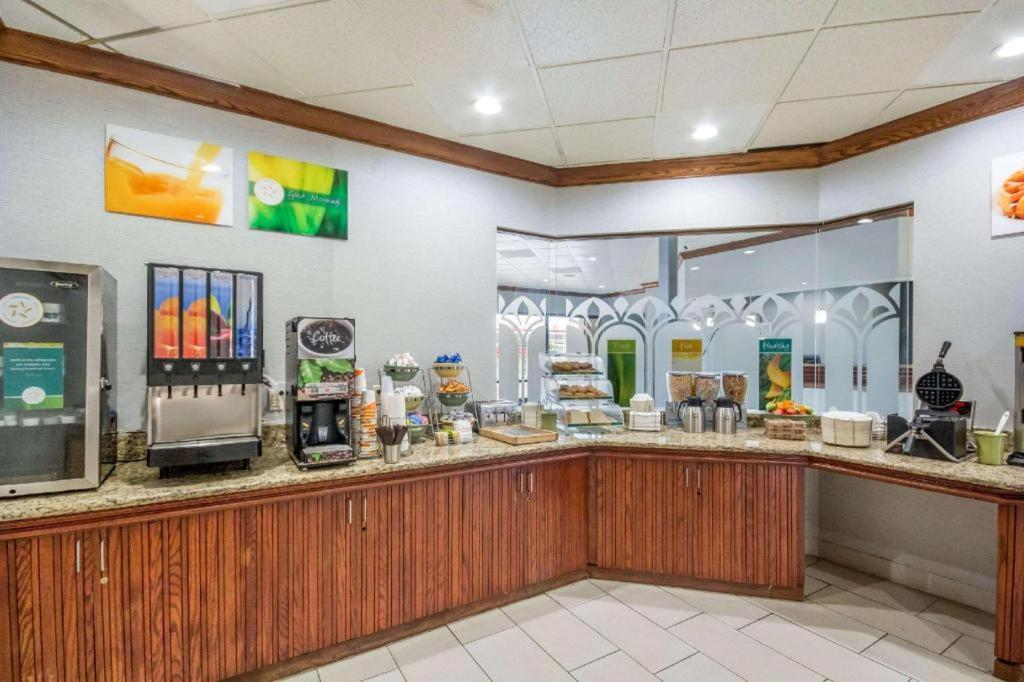 Quality Inn & Suites Kansas City - Independence I-70 East Luaran gambar