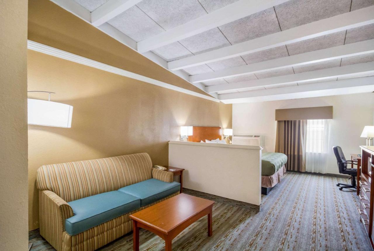 Quality Inn & Suites Kansas City - Independence I-70 East Luaran gambar
